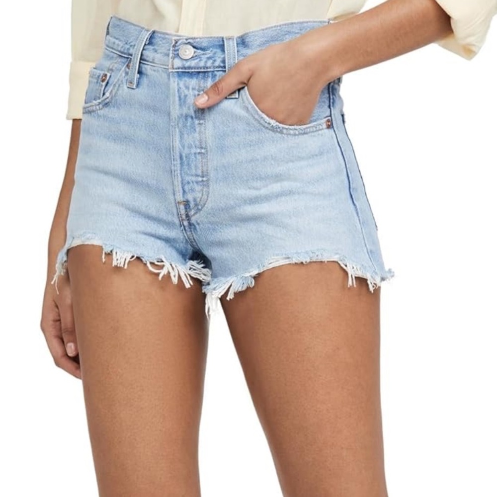 Women's Levi’s Light Blue 100% Cotton Denim Cut Off Shorts Size 30